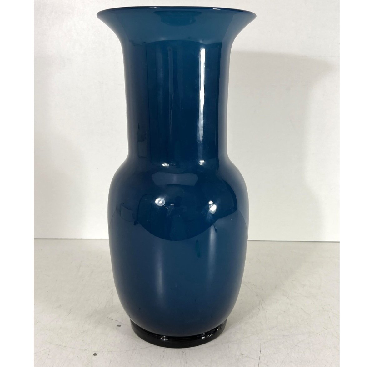Venini “lattimi” Vase 1931-1935, Murano